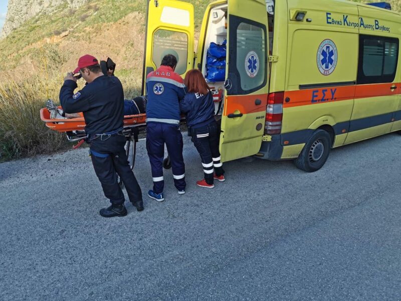 E Rëndë/ Policia greke gjen të vrarë shqiptarin brenda në makinë në Athinë