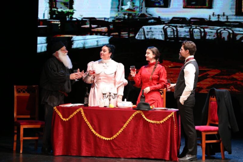 Komedia “Çehovi i jep lamtumirën Tolstoit” premierë në teatrin “Bylis”