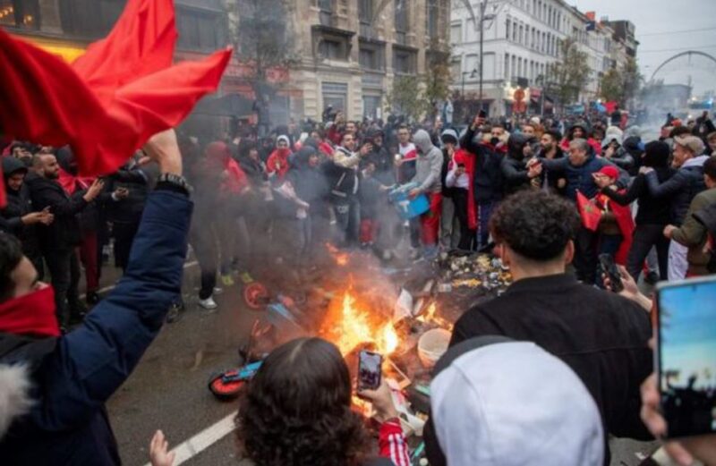 Fituan ndaj Belgjikës, marokenët festojnë në delir, i vënë ‘flakën’ Brukselit. Kaos nëpër rrugë
