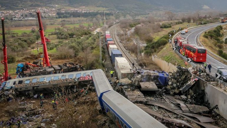 Përplasja e trenave, sërish grevë 24 orëshe në Greqi, paralizohet transporti, mbyllen shkollat dhe shërbimet publike